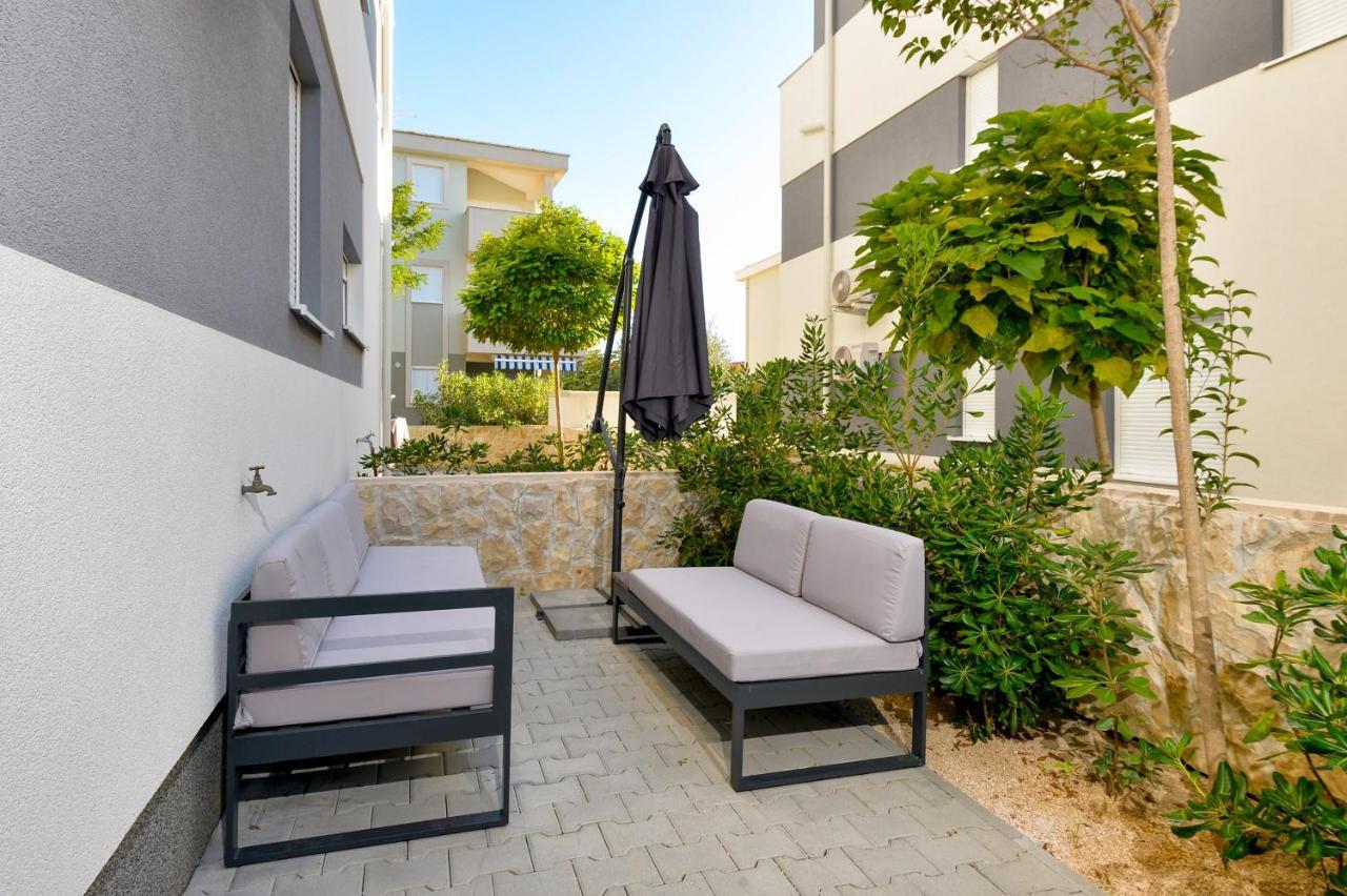 Relax Apartments Novalja Luaran gambar