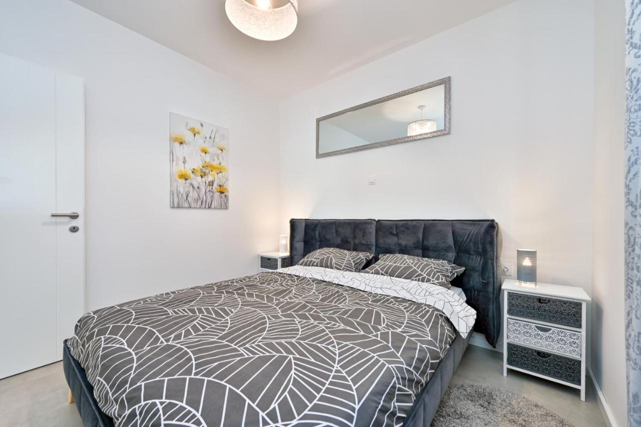 Relax Apartments Novalja Luaran gambar