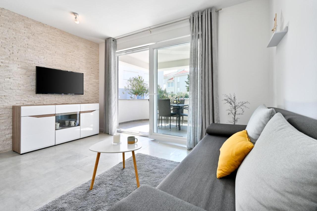 Relax Apartments Novalja Luaran gambar
