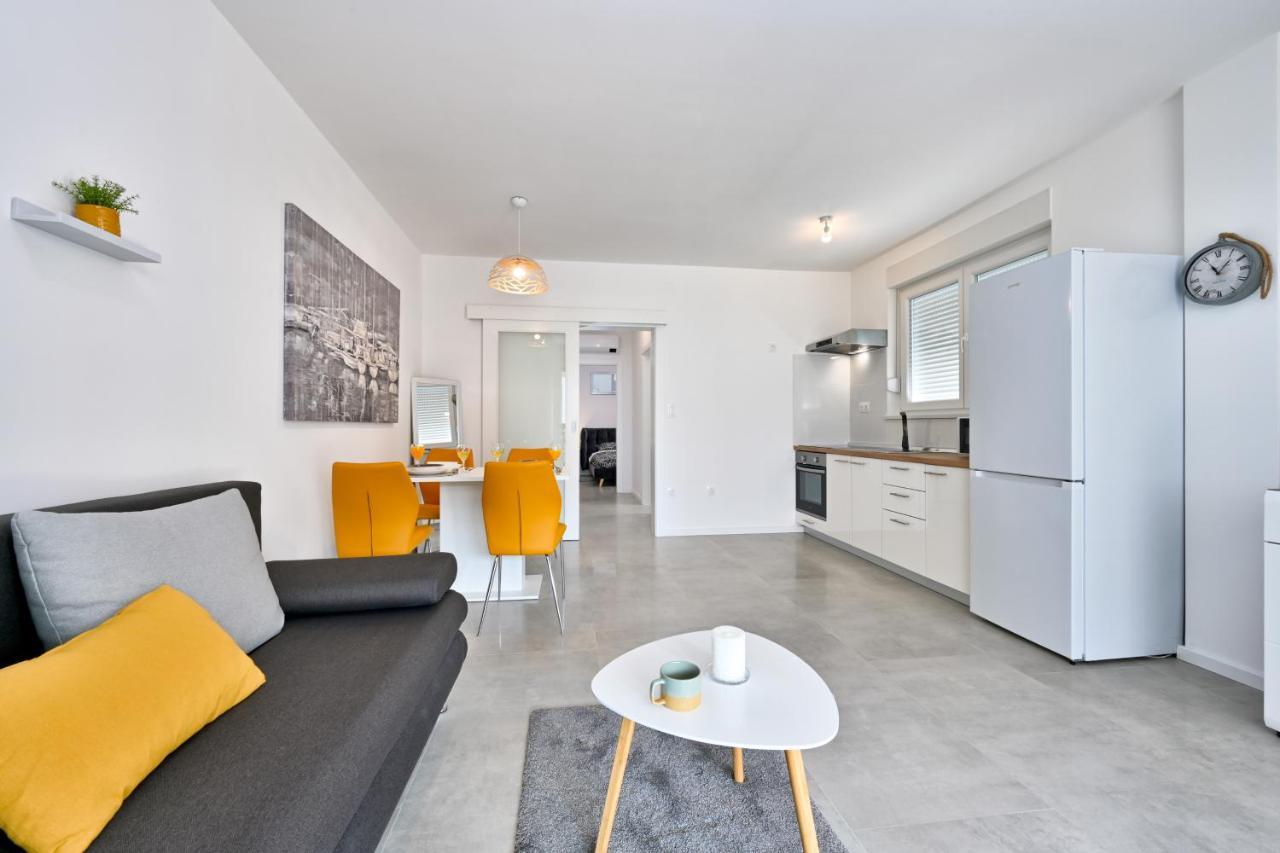 Relax Apartments Novalja Luaran gambar