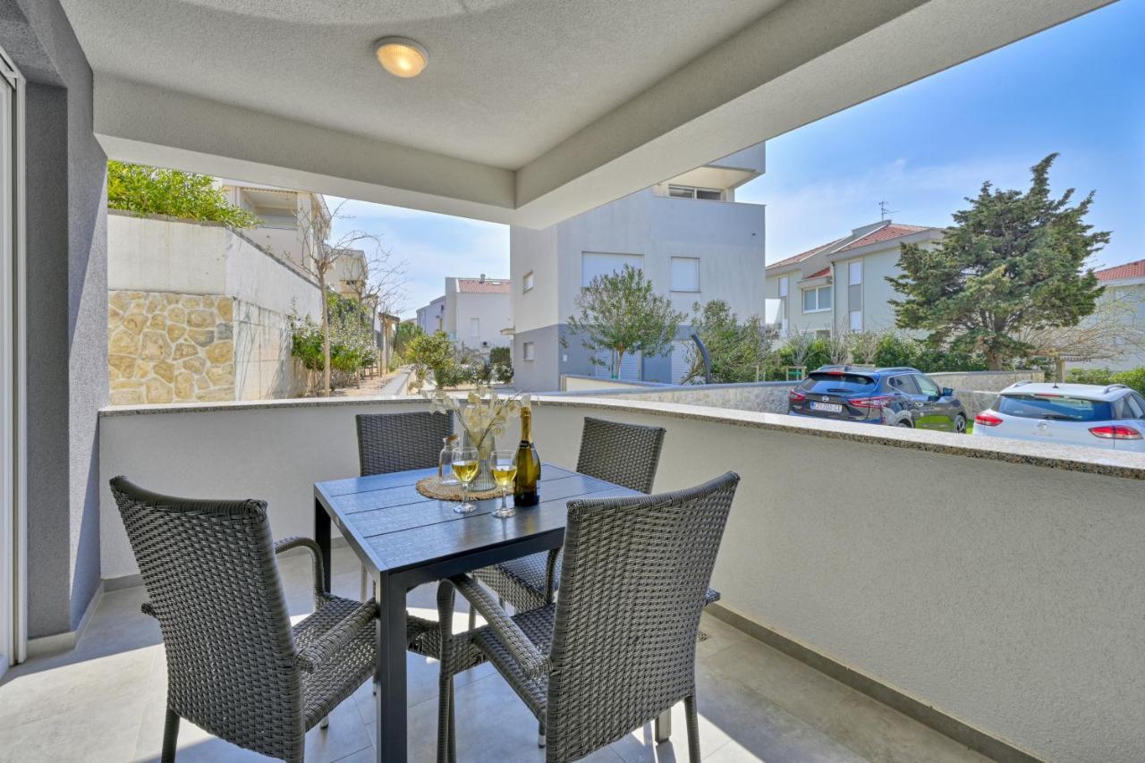 Relax Apartments Novalja Luaran gambar