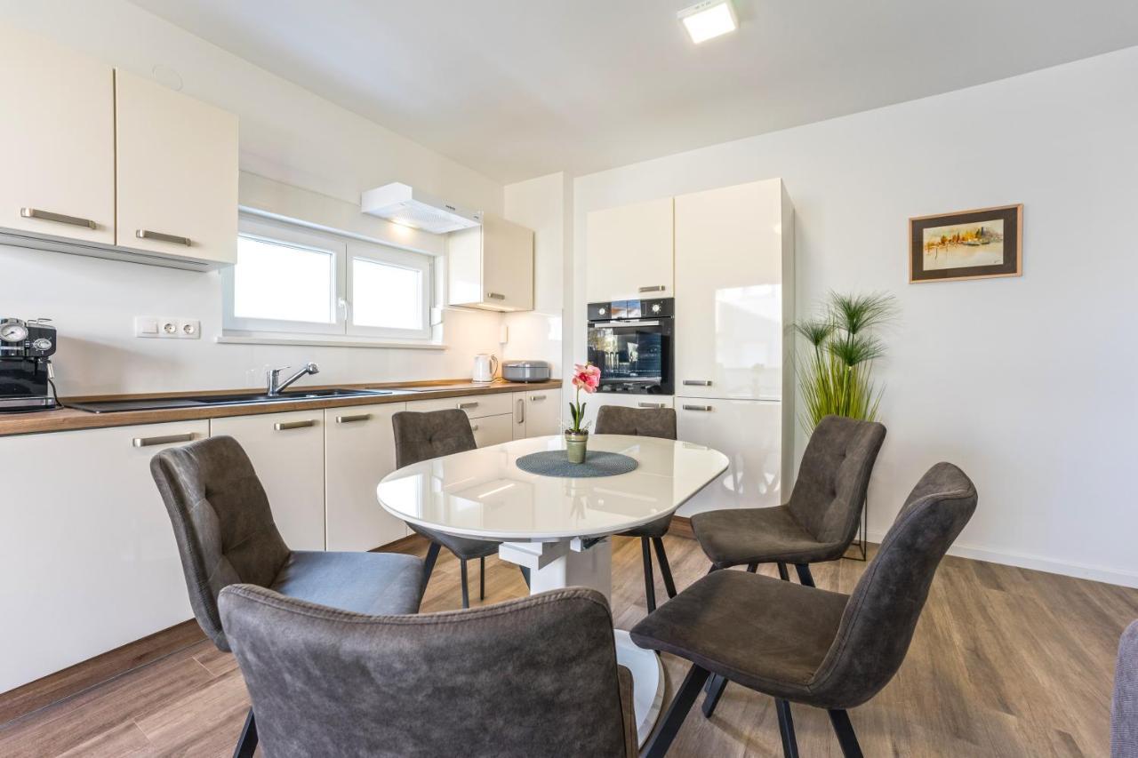Relax Apartments Novalja Luaran gambar