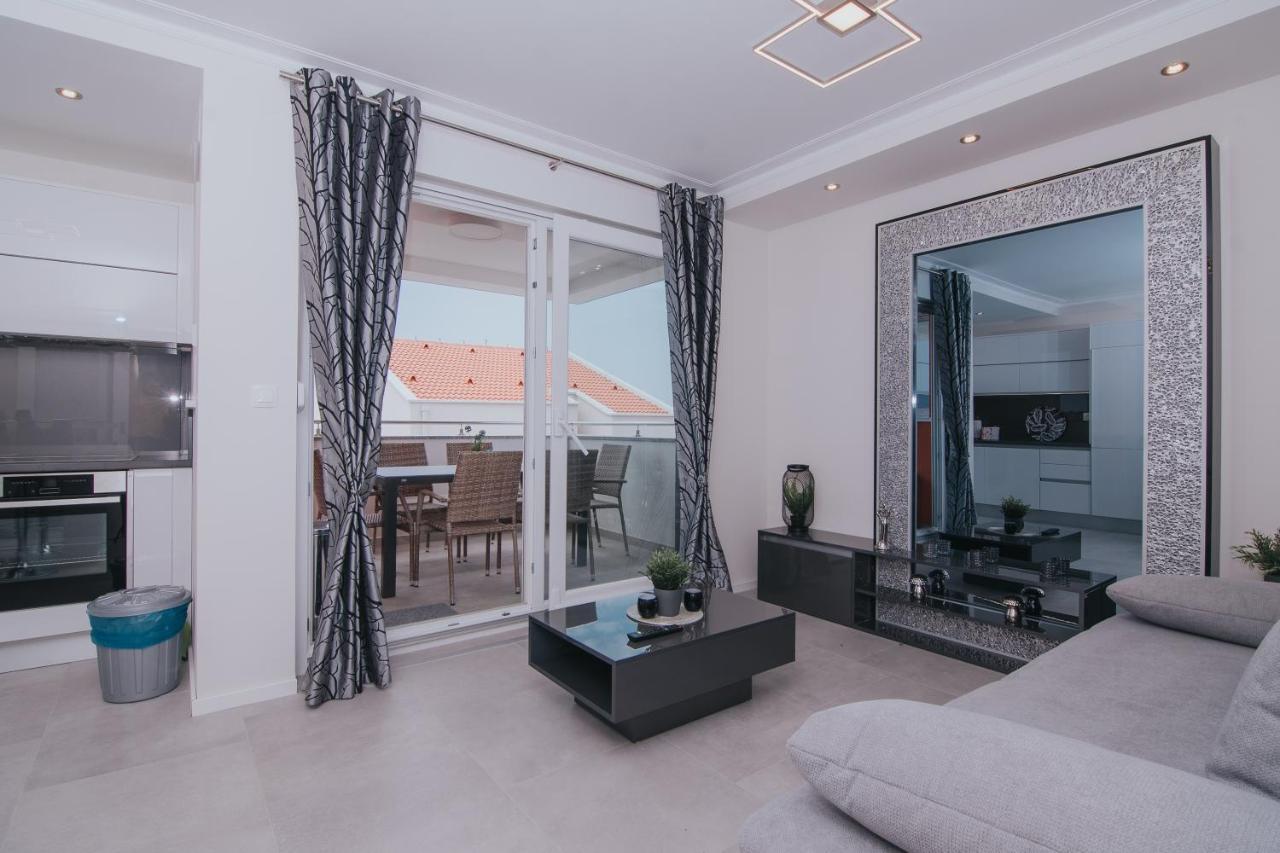 Relax Apartments Novalja Luaran gambar