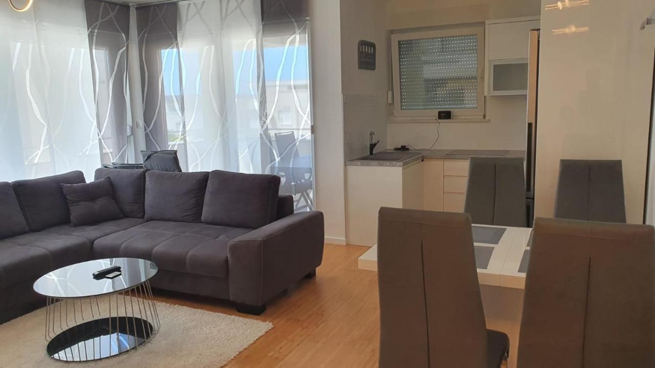 Relax Apartments Novalja Luaran gambar