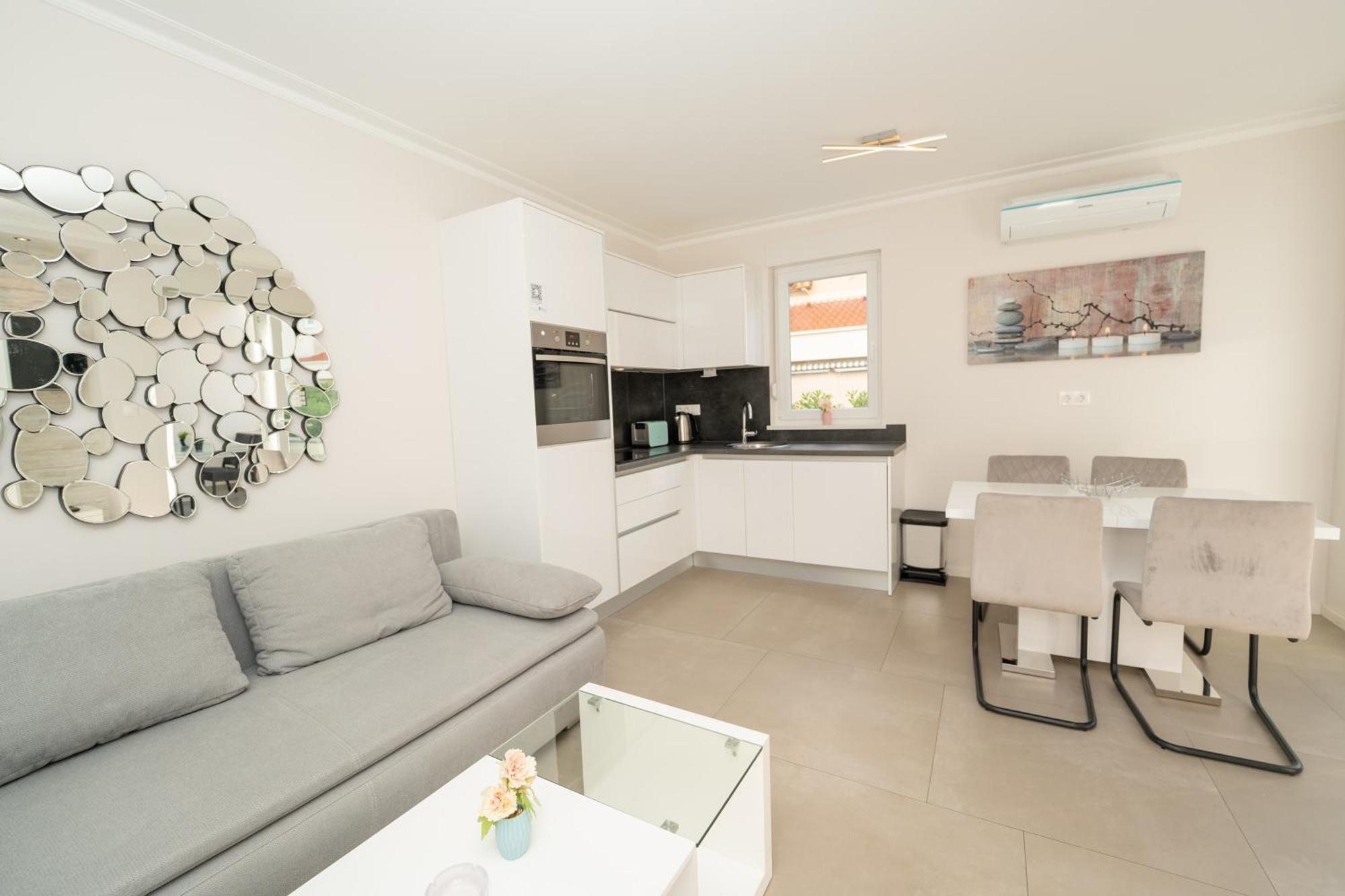 Relax Apartments Novalja Luaran gambar