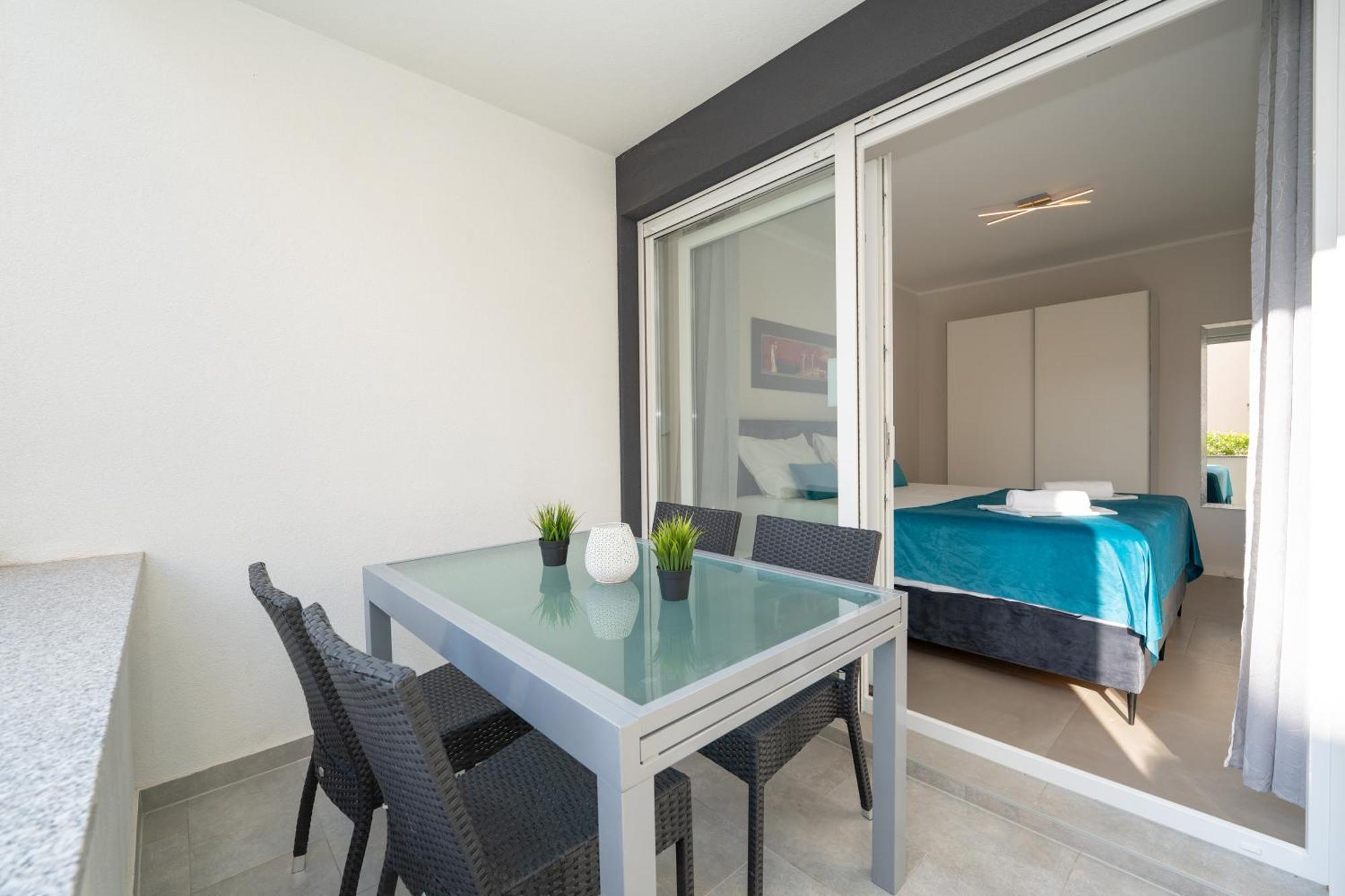 Relax Apartments Novalja Luaran gambar