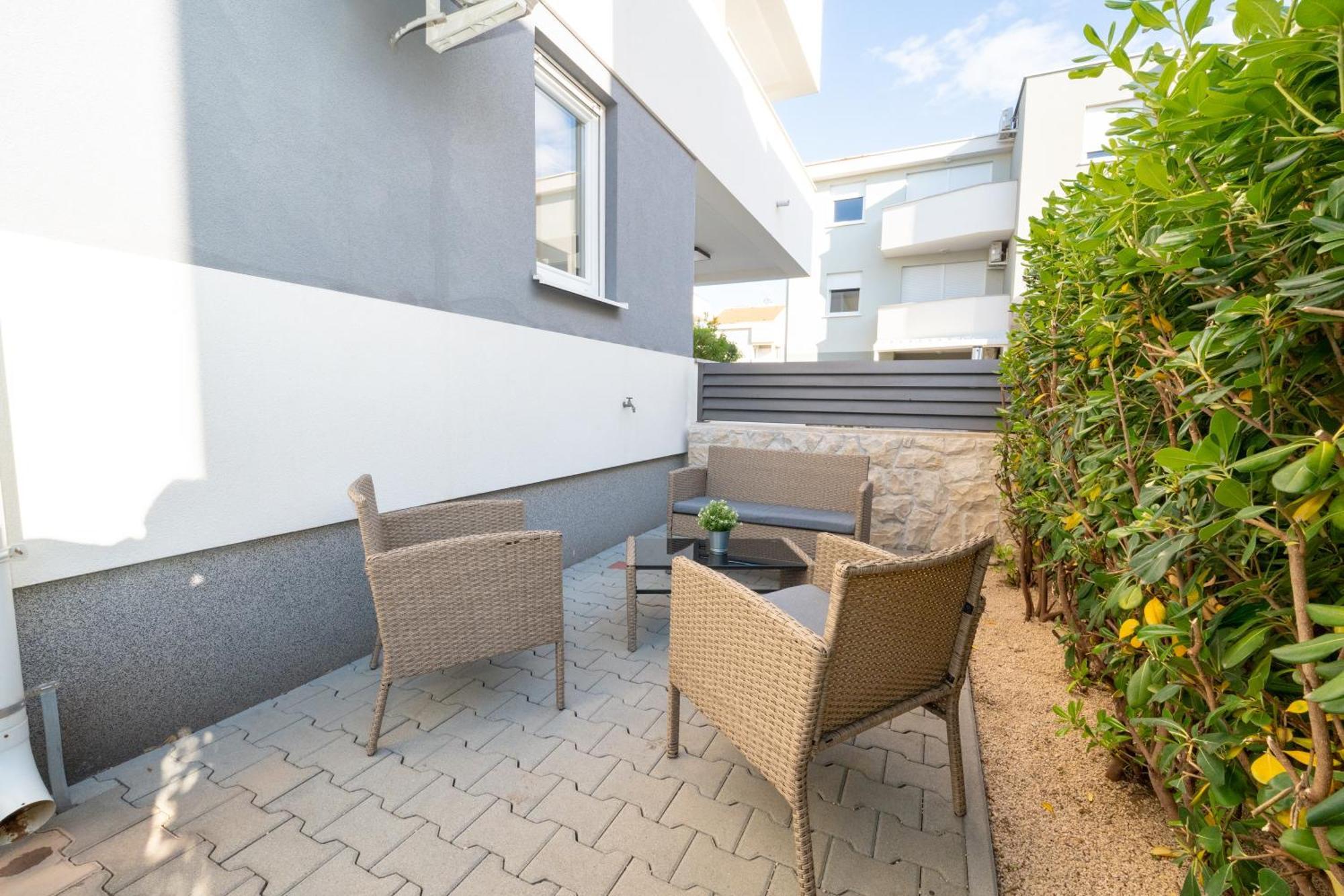 Relax Apartments Novalja Luaran gambar
