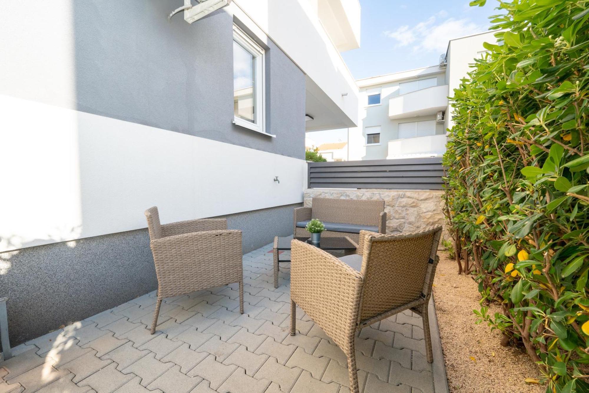 Relax Apartments Novalja Luaran gambar