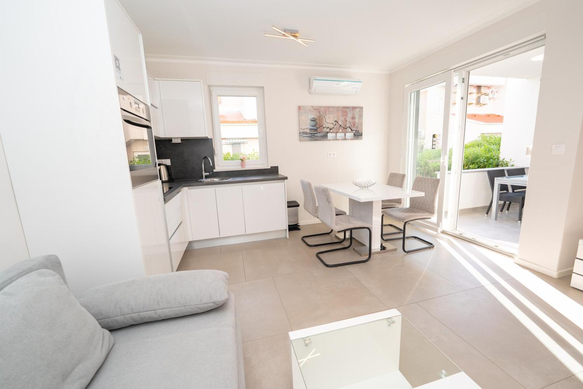 Relax Apartments Novalja Luaran gambar