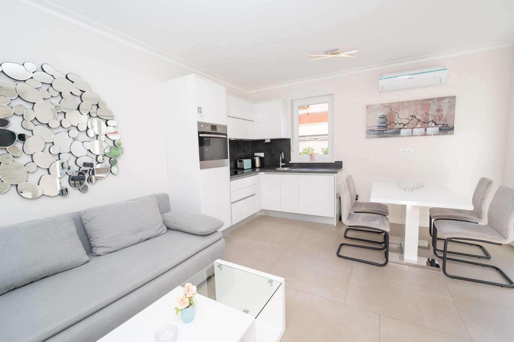 Relax Apartments Novalja Luaran gambar