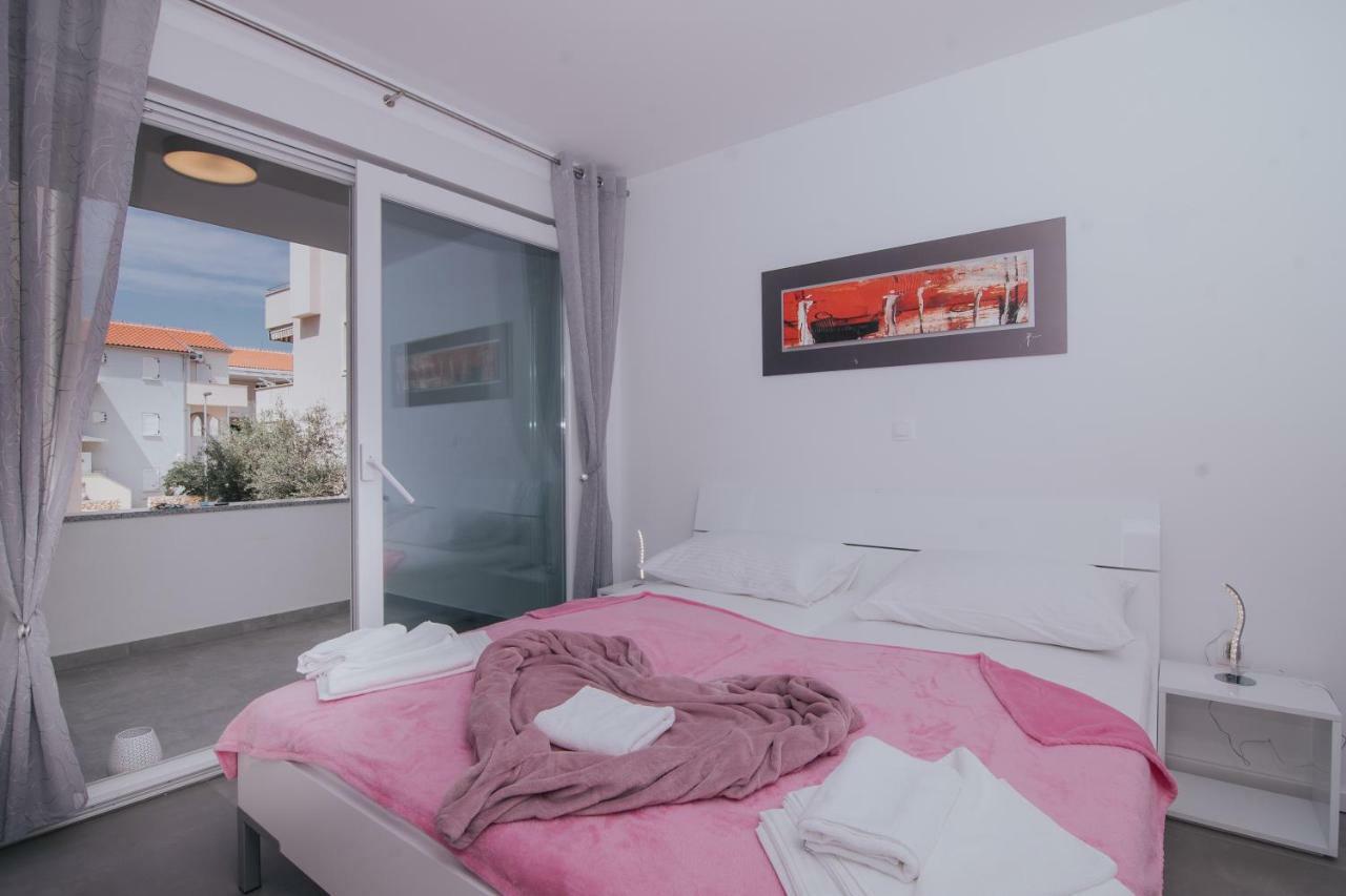 Relax Apartments Novalja Luaran gambar